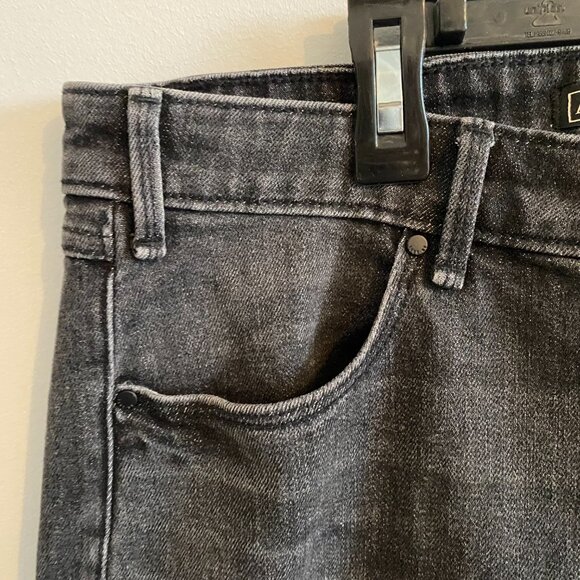 Abercrombie and Fitch Black Grey Cropped Flare Denim Jeans with Step-Hem - Picture 4 of 8